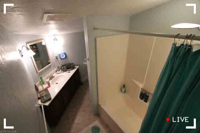 Câmera escondida no banheiro