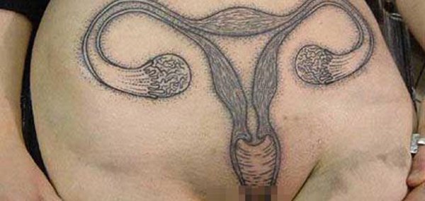 Tatuagens femininas desenhadas em lugares íntimos (5)