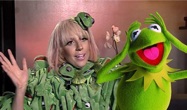 Lady Gaga Wearing a Kermit outfit
