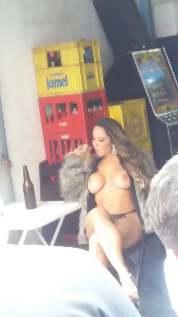 Fotos Mulher Melao na favela Heliopolis - Caiu no WhatsApp Bastidores da Sexy (21)