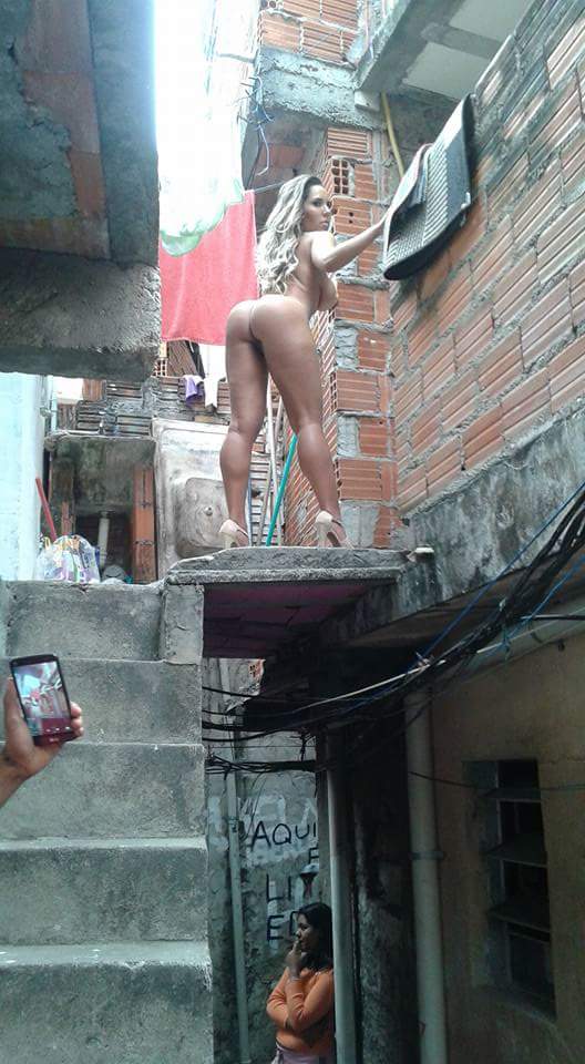 Fotos Mulher Melao na favela Heliopolis - Caiu no WhatsApp Bastidores da Sexy (24)