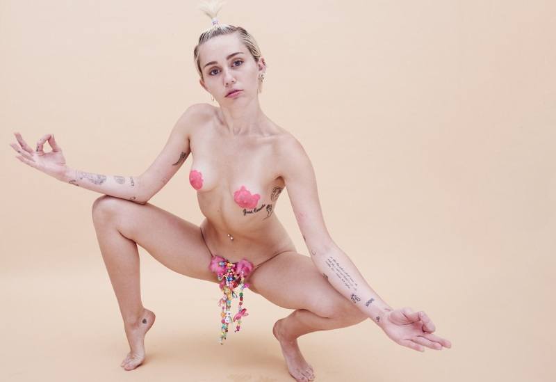 Miley Cyrus pelada
