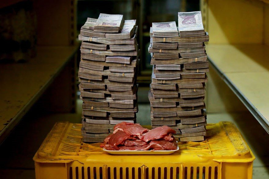 A quantia de dinheiro que voce precisa para comprar itens basicos na Venezuela 7