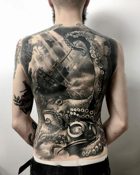 Tatuagem nas costas: veja imagens que podem te inspirar 