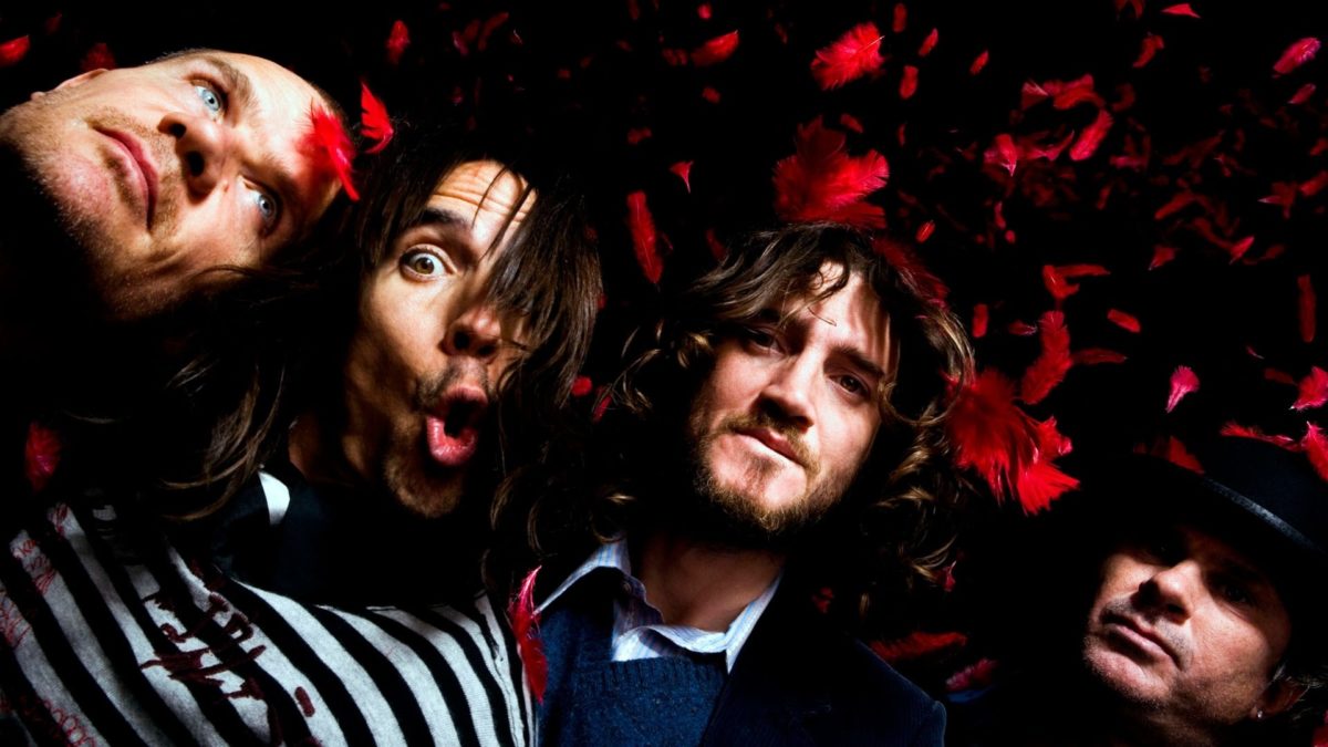 Novo álbum e volta de Brian Johnson ao ACDC; Frusciante retorna ao RHCP