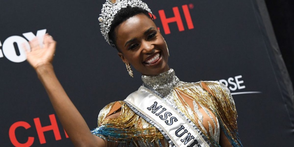 Zozibini Tunzi concorrente sul africana eleita a Miss Universo 2019