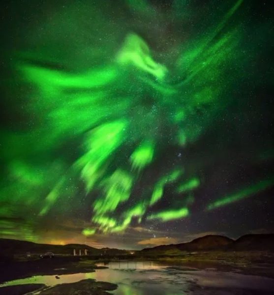 Fênix na aurora boreal: fotógrafo Hallgrimur P. Helgason capturou fenômeno surpreendente