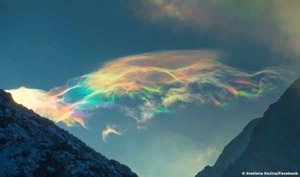 Svetlana Kazina: fotógrafa russa registra o fenômeno da iridescência no céu