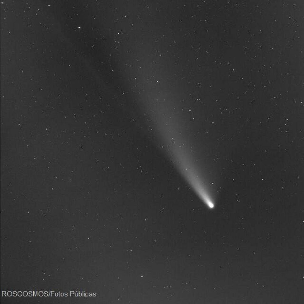 Cometa Neowise casal fica noivo durante passagem de cometa visivel no hemisferio norte a cada 6800 anos 2
