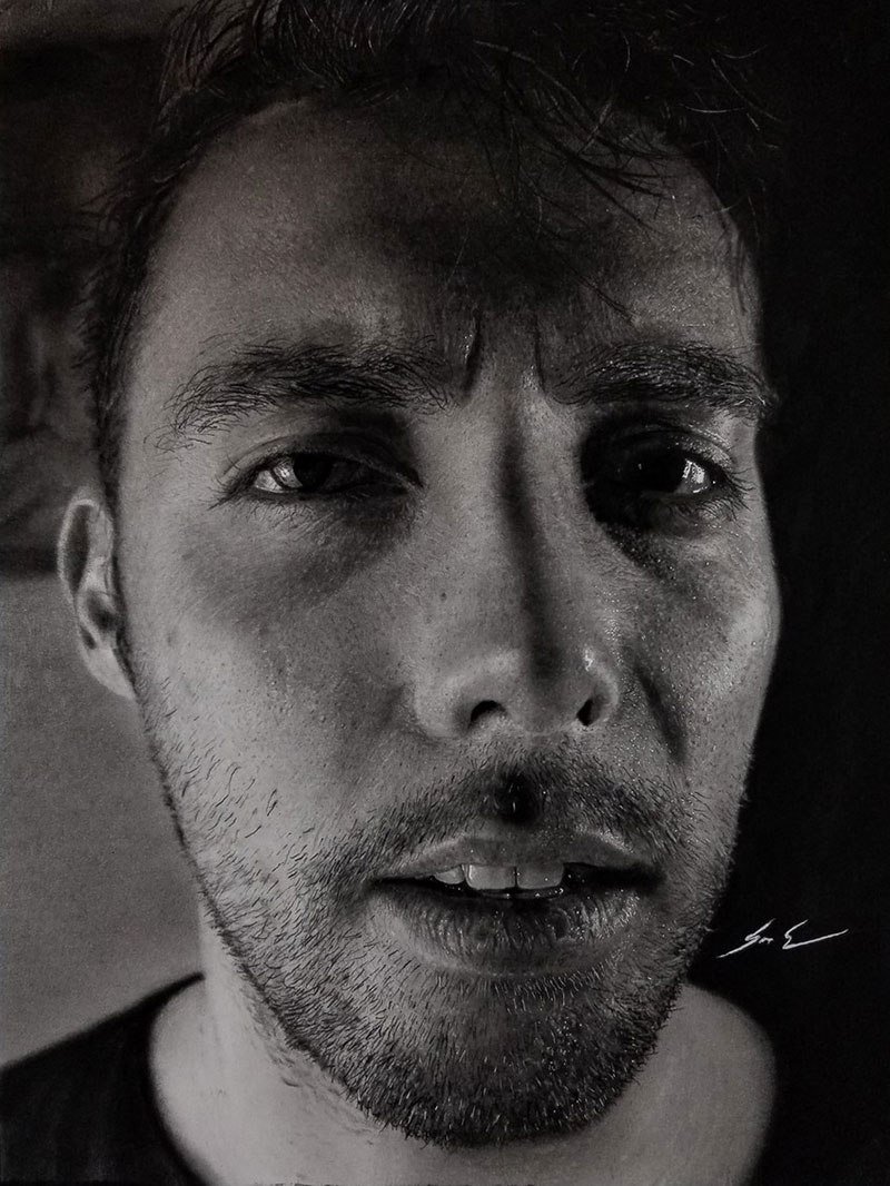 Dylan Eakin autodescrito fotorrealista produz retratos de carvao hiperrealistas 8