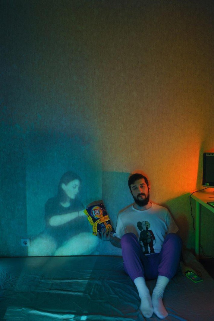 Fotografo registra fantasmas no apartamento Karman Verdi realiza uma sessao de fotos incomum na quarentena 2