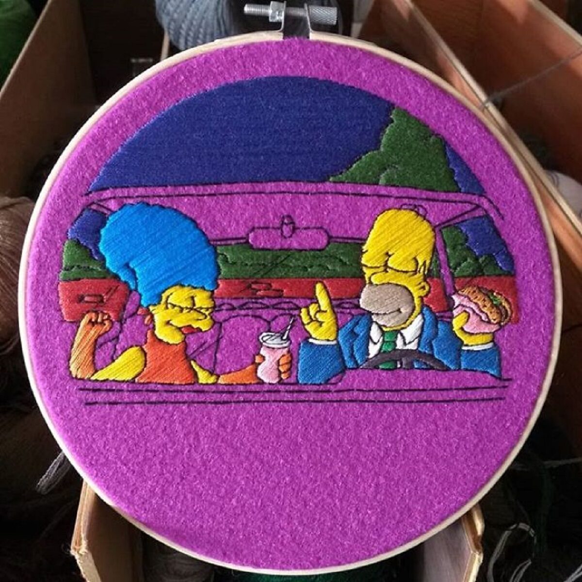 Artista Gabriela Martinez cria bordados de cenas de Os Simpsons 8