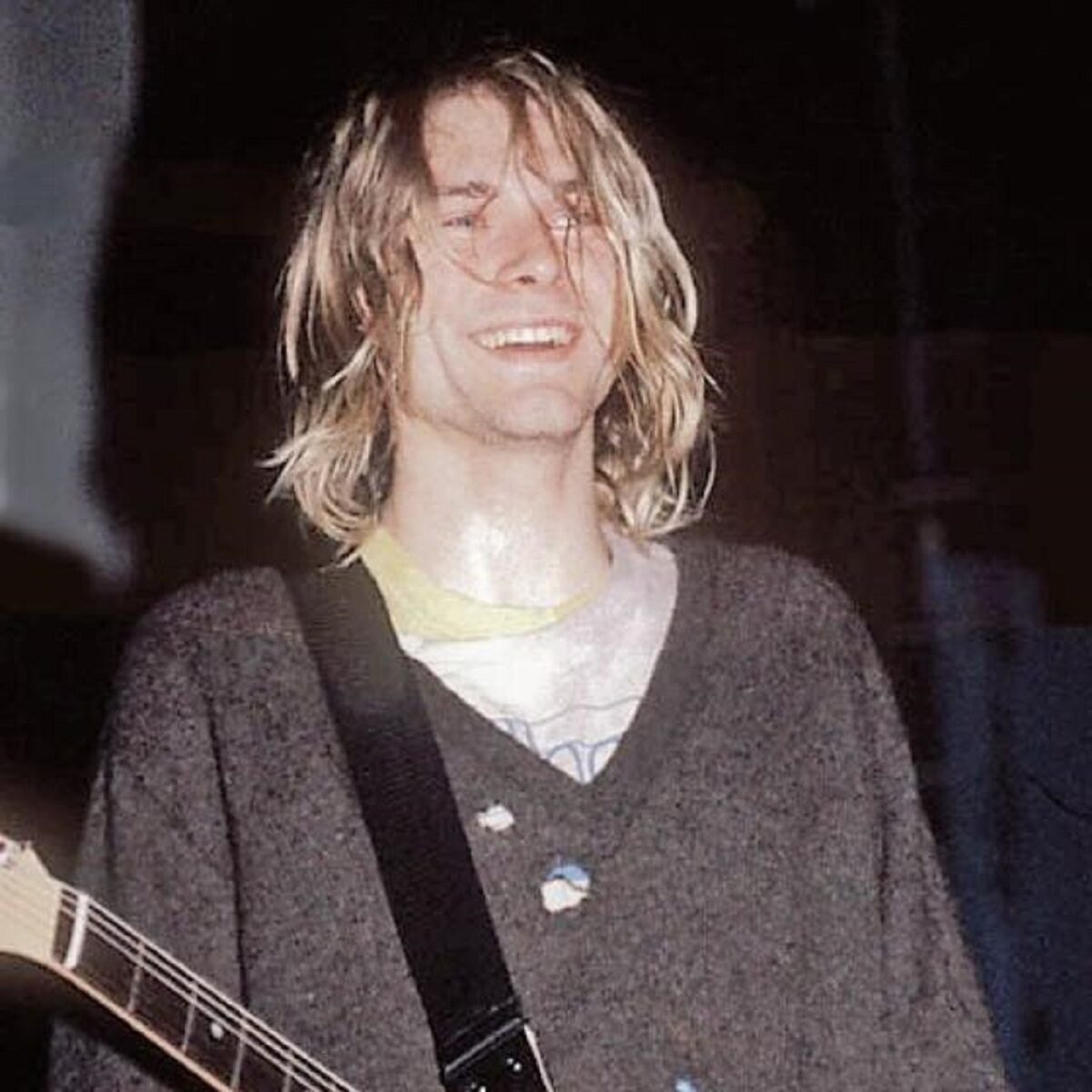 Essas fotos bastante raras mostram Kurt Cobain sorrindo 13