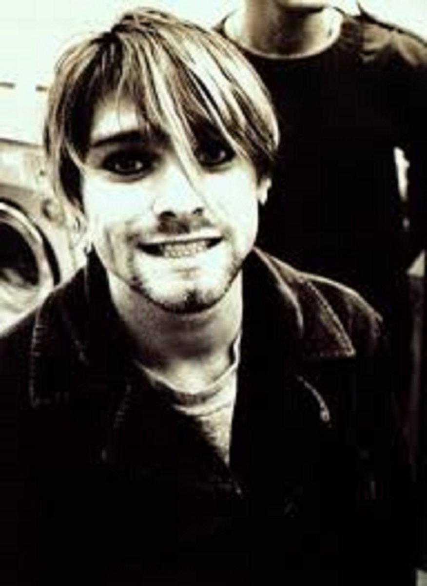 Essas fotos bastante raras mostram Kurt Cobain sorrindo 16