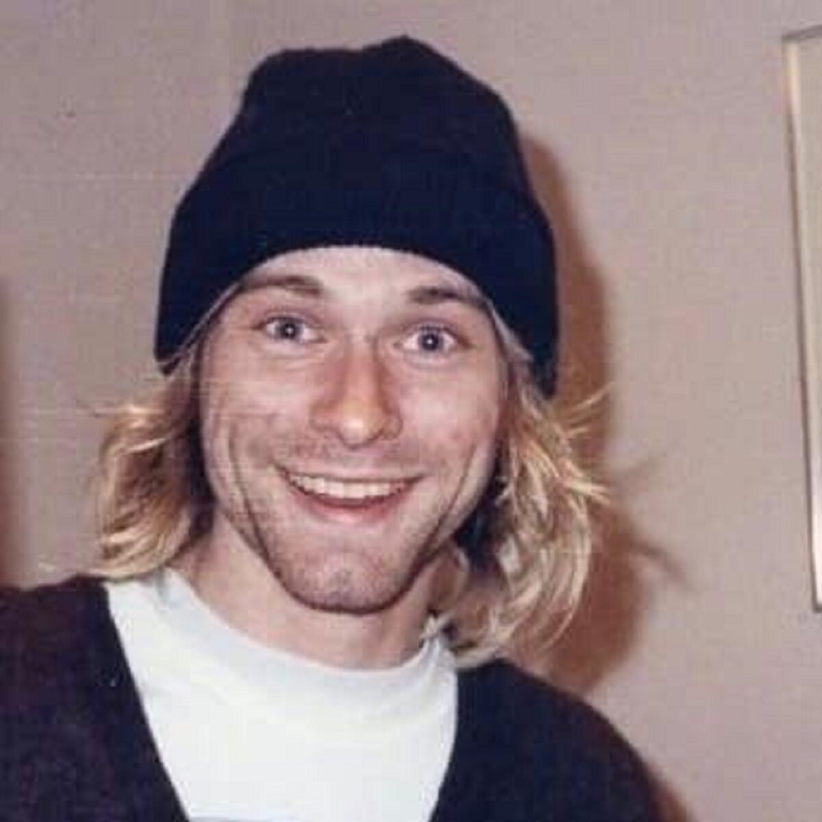 Essas fotos bastante raras mostram Kurt Cobain sorrindo 2