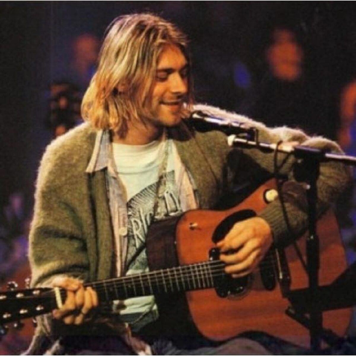 Essas fotos bastante raras mostram Kurt Cobain sorrindo 5