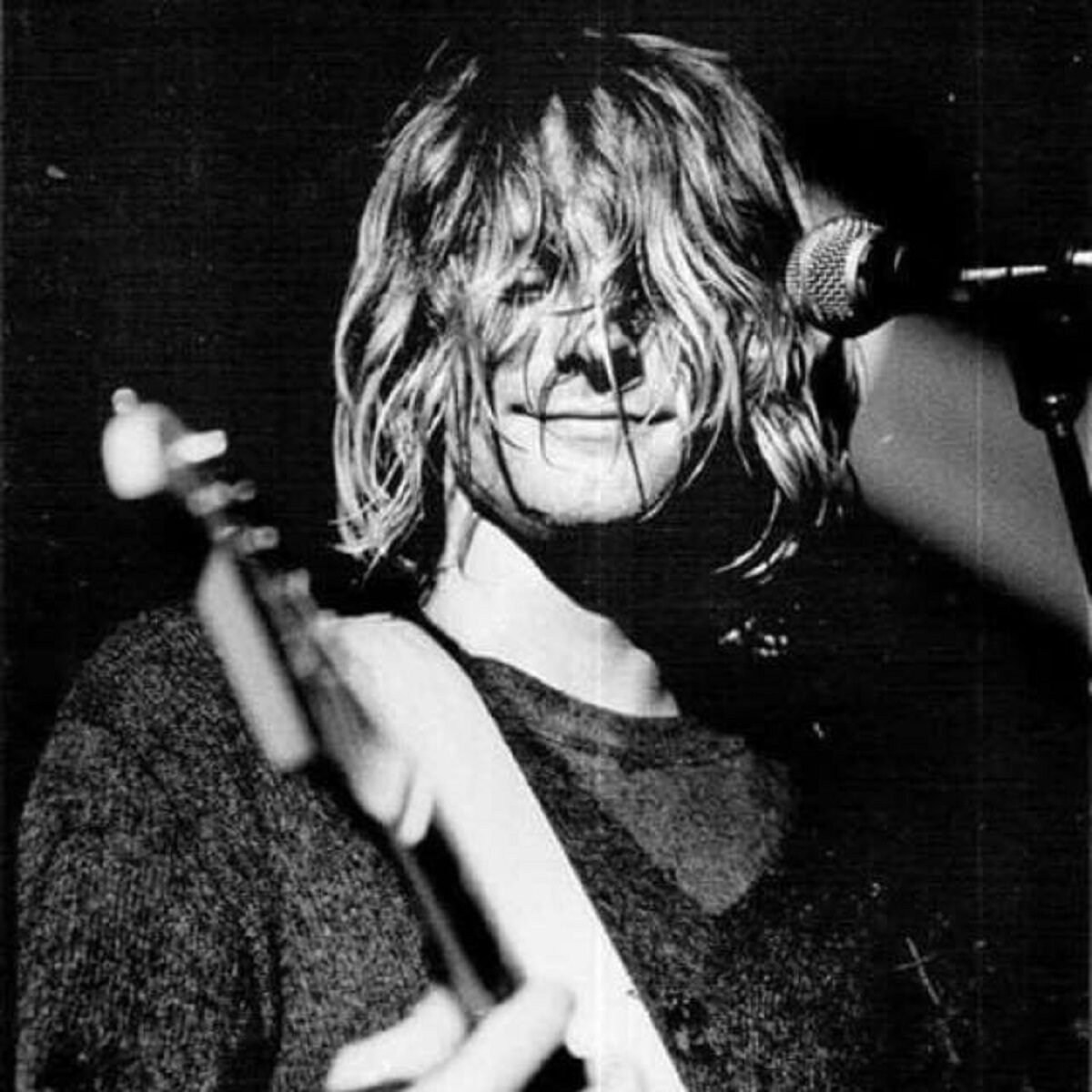 Essas fotos bastante raras mostram Kurt Cobain sorrindo 8