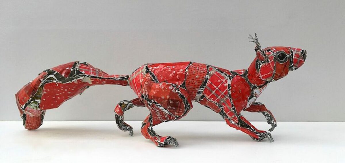 Barbara Franc artista reutiliza materiais e cria esculturas realistas de animais 11