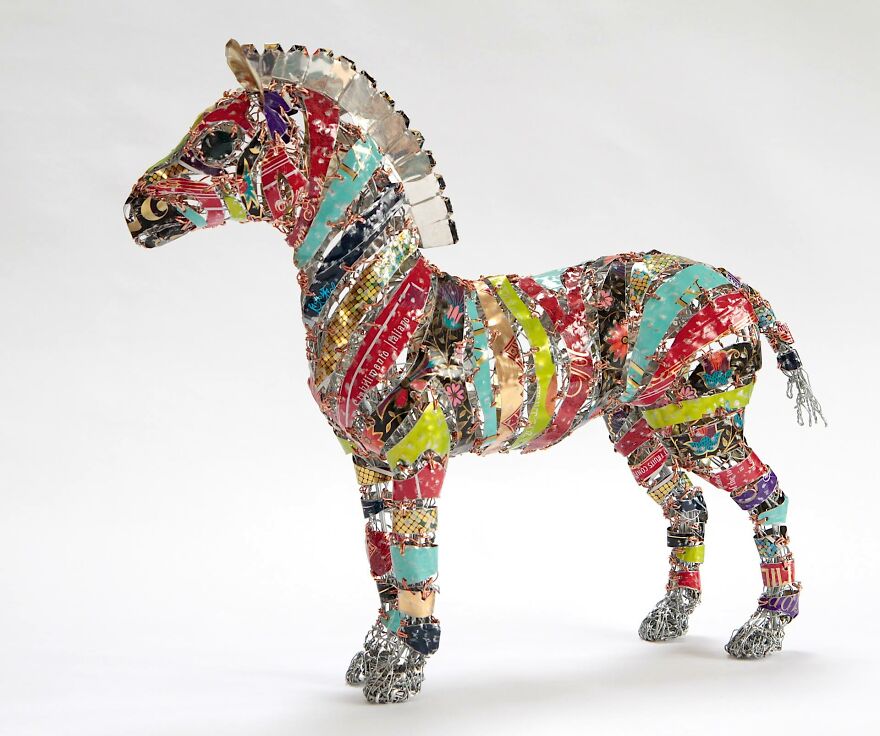 Barbara Franc artista reutiliza materiais e cria esculturas realistas de animais 26