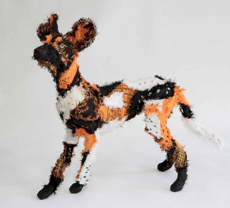 Barbara Franc artista reutiliza materiais e cria esculturas realistas de animais 40