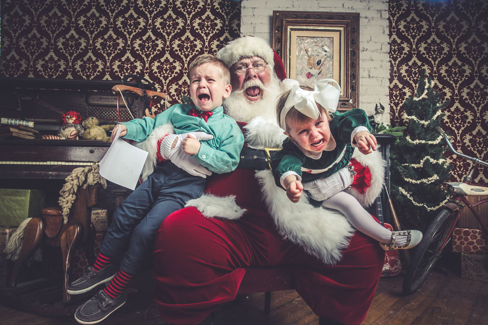 Jeff Roffman fotografo registra serie hilaria de criancas chorando por causa do Papai Noel 1