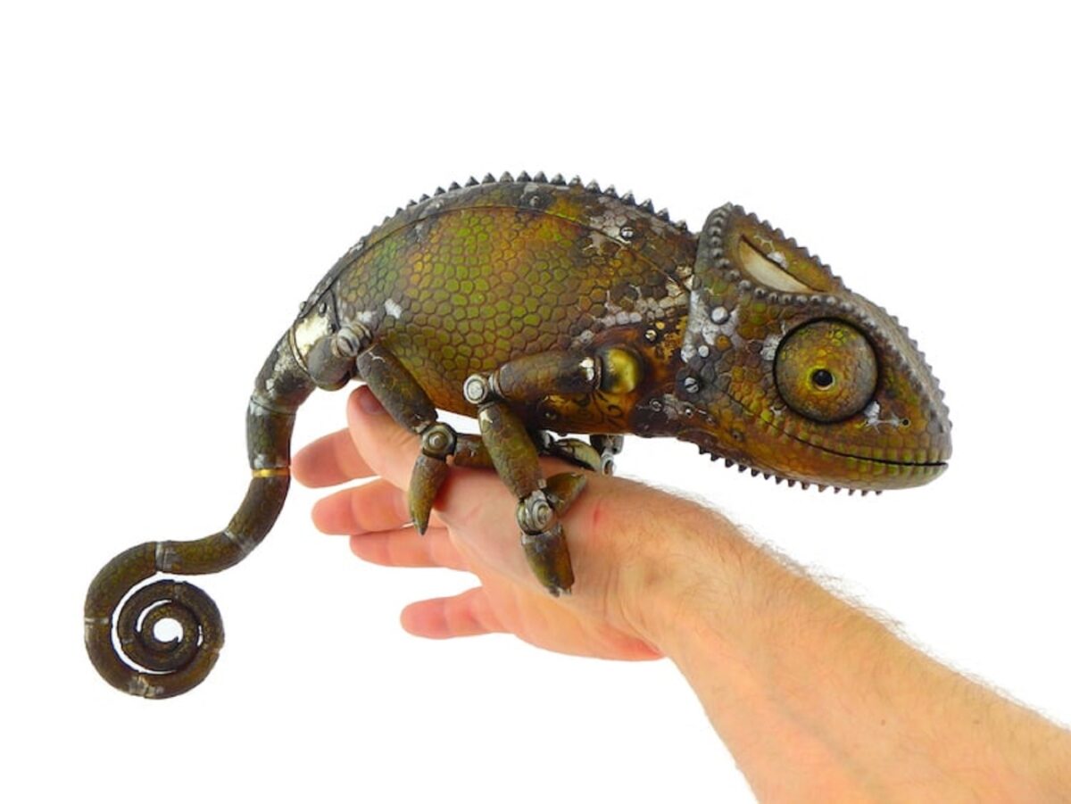 Artista cria esculturas de animais com pecas mecanicas descartadas em estilo Steampunk 4