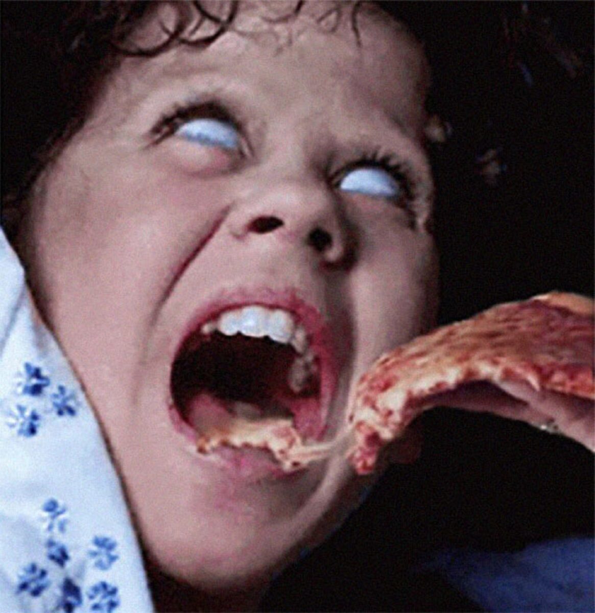Pizzas adicionadas em filmes de terror atraves do Photoshop 7